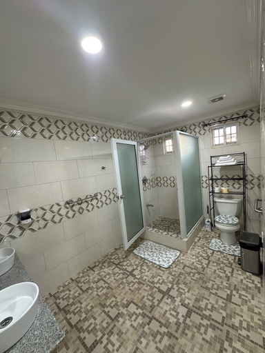 Bathroom 4, Your Next Level Int Executive Apartment, Triumph / Beterverwagting