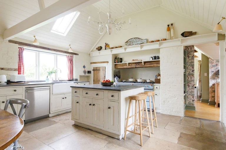 Others 5, Impressive Country Estate Sleeps 17, West Sussex