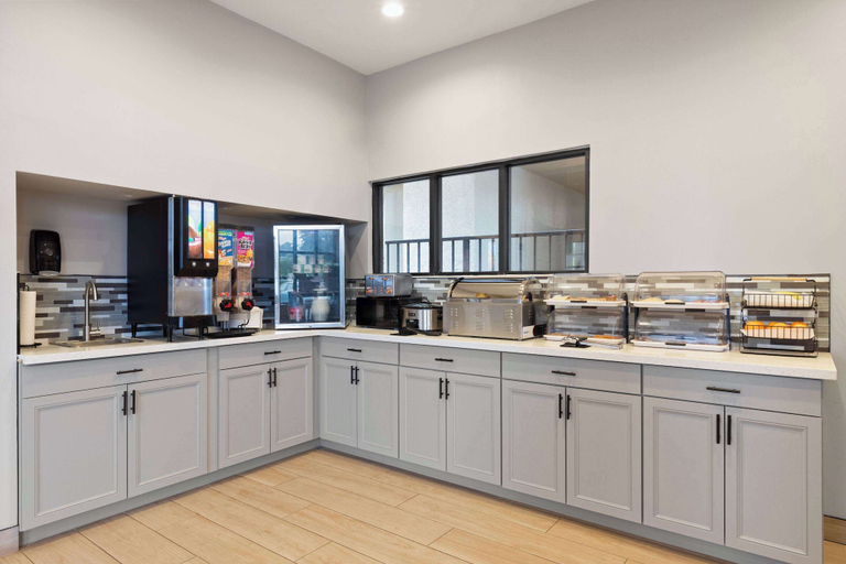 Food & Drinks 1, Ramada by Wyndham Bainbridge, Decatur