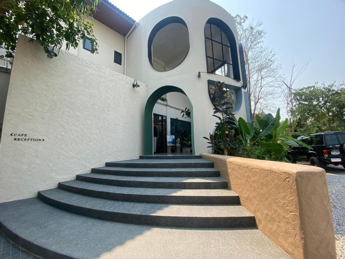 Exterior 10