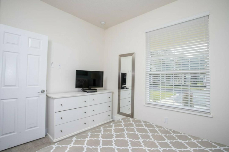 Bedroom 3, Serenity Resort 3 Bedroom Vacation Home 17419, Lake
