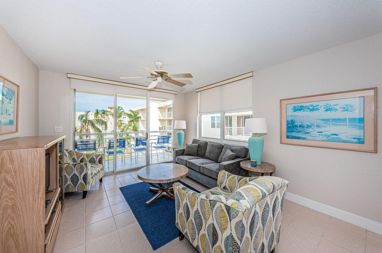 Others 1, Bahia Vista Palm Trees & Coastal Breezes - Endless Fun on Isla, Pinellas