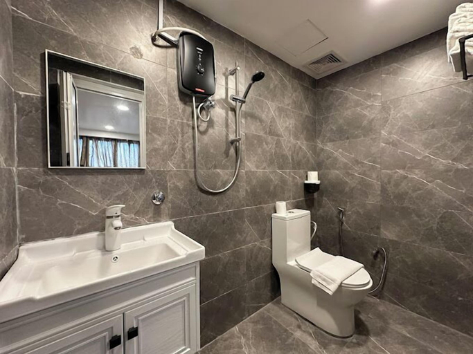 Bathroom 5, SS Grey House, Kuala Lumpur