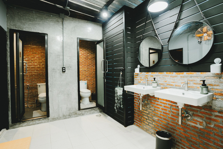 Bathroom, At 44 Bangrak, Bang Rak