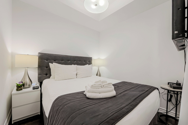 Bedroom 4, Altitude Suites on Yonge, Toronto