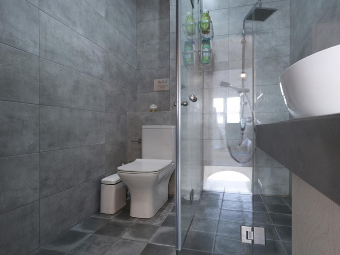Bathroom 2, Beautiful Athenian apartment next to the center, Attica