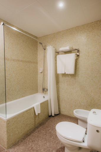 Bathroom 5, Hotel Marina Tossa, Girona