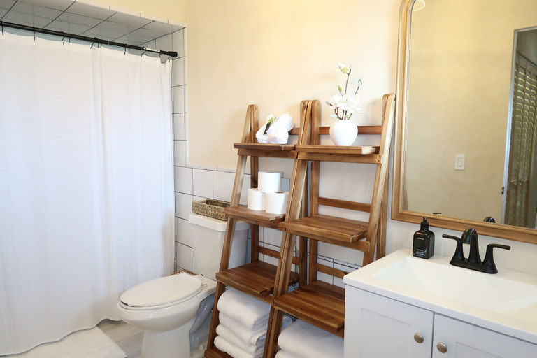 Bathroom 3, Waterfront House with Boat Dock, Monroe
