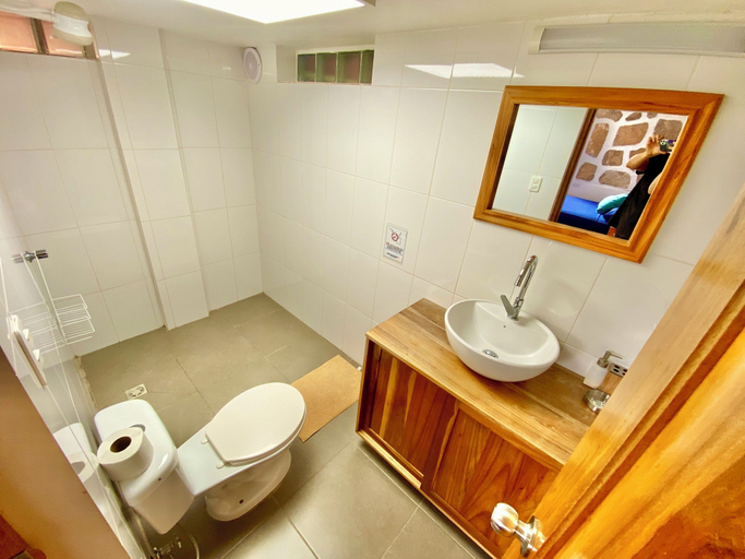 Bathroom, CASA DE ORON, Santa Elena