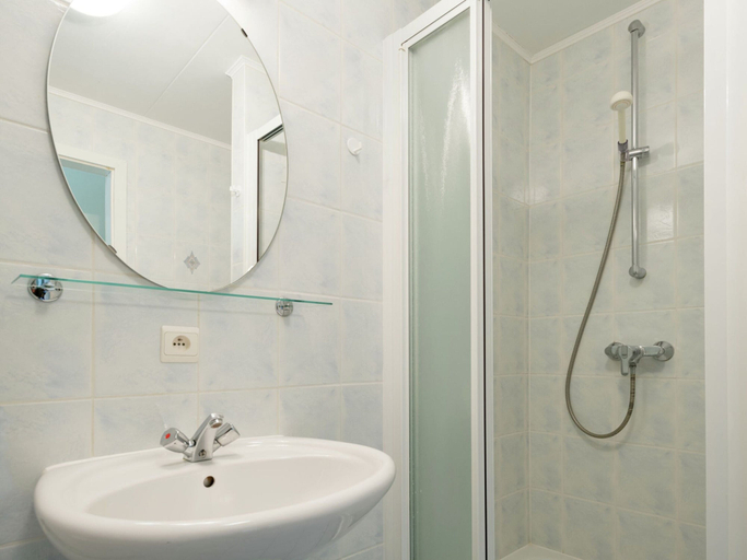 Bathroom 4, Spacious Holiday Home in Chodes With Sauna, Liège