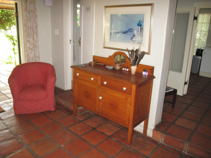 Public Area, High Hopes, Overberg