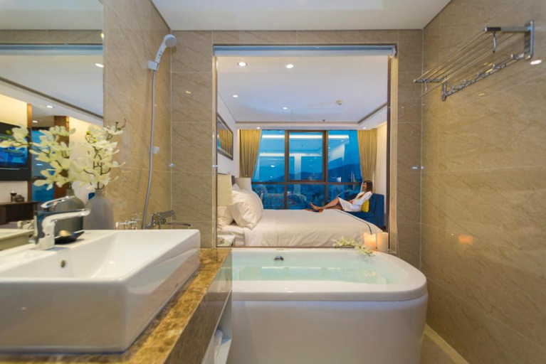 Bathroom 5, Pavilion Da Nang Hotel, Da Nang