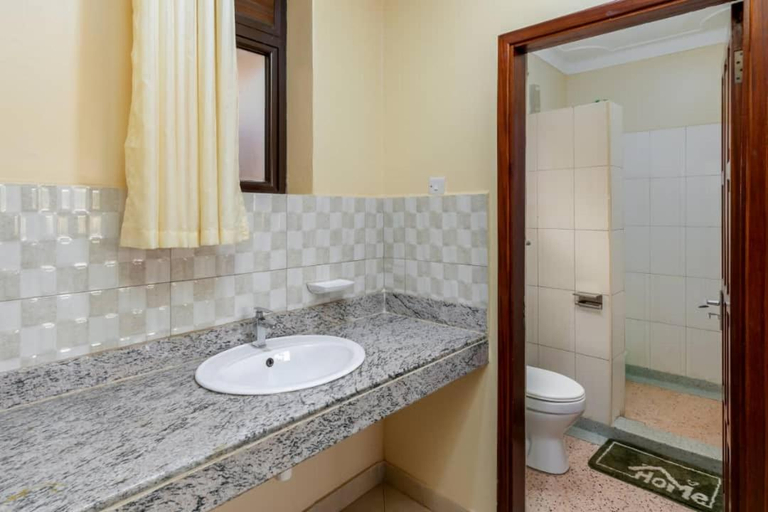 Bathroom 3, Victoria Breeze Serviced Apartments in Entebbe, Entebbe