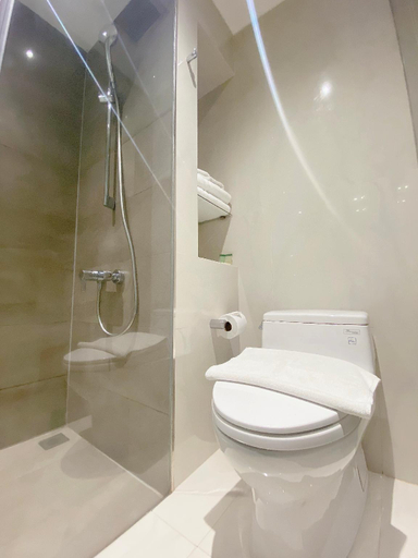 Bathroom 24
