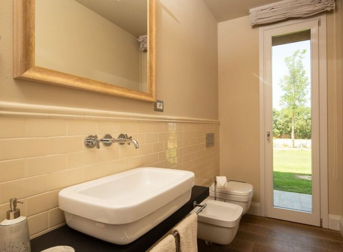 Bathroom 5, Villa Benedetto Comfortable Holiday Residence, Siena