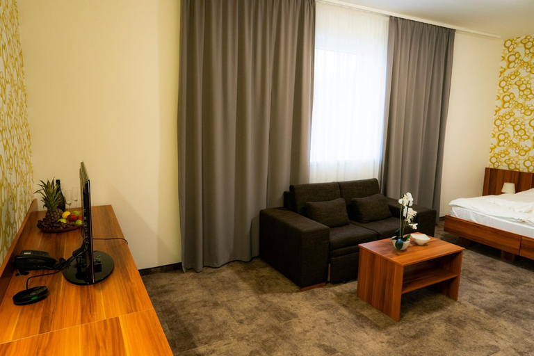 Bedroom 3, Hotel Ring, Dunajská Streda
