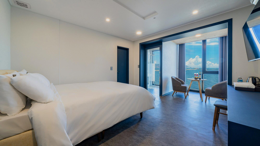 Bedroom 3, Yeosu C Hotel Resort, Yeosu