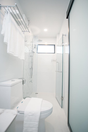 Bathroom 9