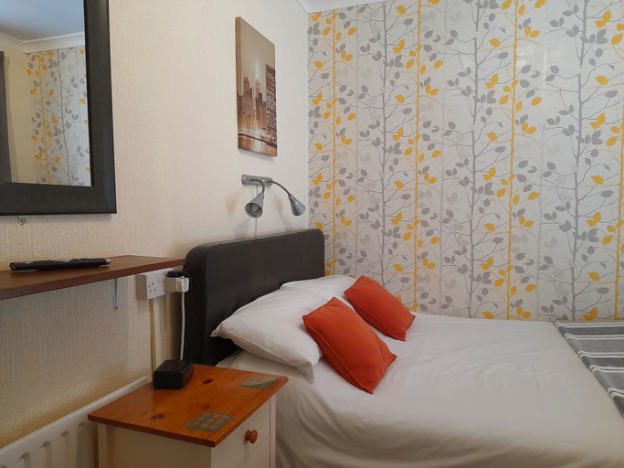 Bedroom 3, Phoenix Guest House, Blackpool
