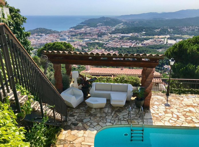 Others 5, Villa Panorama 360, Girona