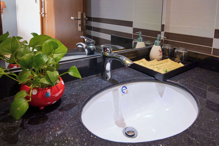 Bathroom 5, Gieng Ngoc Hotel, Cát Hải