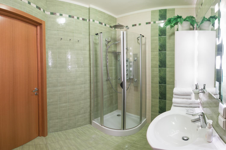 Others 4, Apartament on Independence Square, Shevchenkivs'kyi