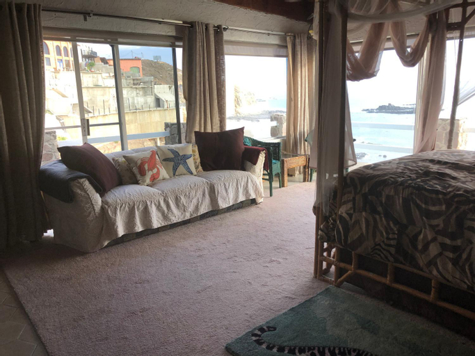 Ocean Front Villa sleeps 6-15 (24hr gated community/private community) beach access, Tijuana