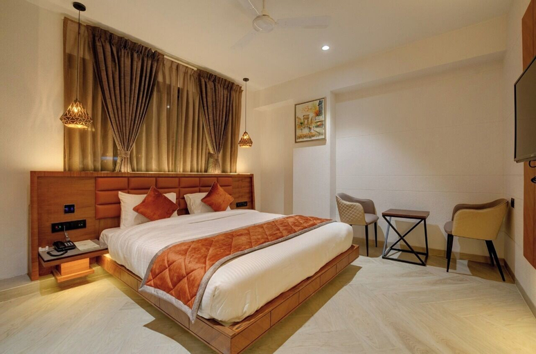 Hotel Diamond 26, Surat