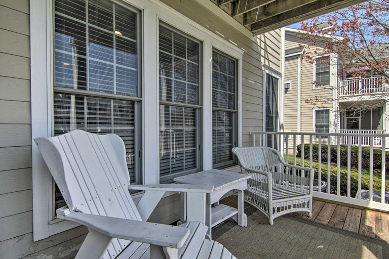 Others 5, 4 Mi to Bethany Beach: Sunny Escape w/ Porches!, Sussex