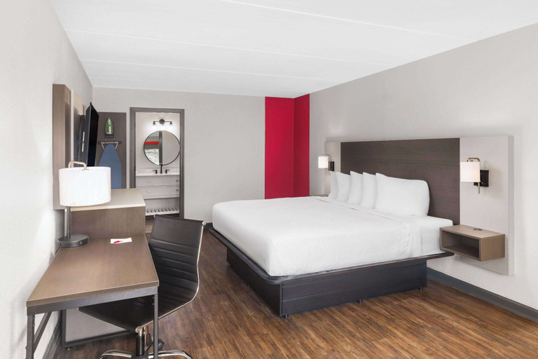 Bedroom 4, Ramada by Wyndham Bainbridge, Decatur