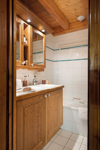 Bathroom 4, Residence Pierre & Vacances Premium Les Alpages de Reberty, Savoie