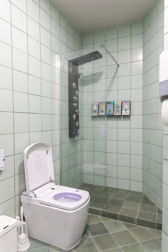 Bathroom 4, Futurotel Malagueta Beach, Málaga