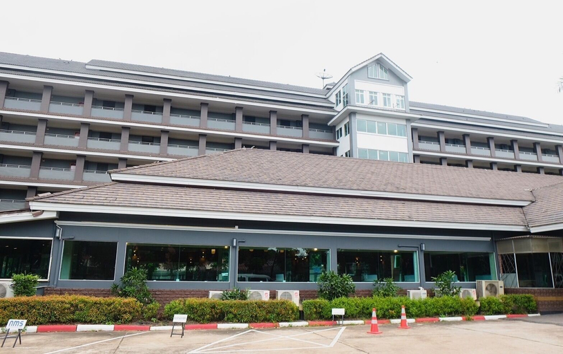 Exterior & Views 2, Eastpana 304(R1) Executive Residence, Sri Mahar Pho
