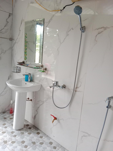 Bathroom 12