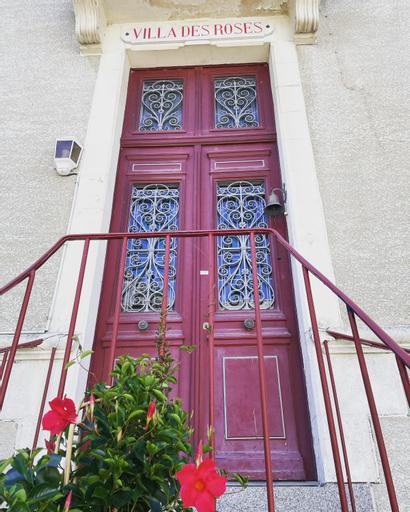 Les Hirondelles de la villa des roses, Mayenne