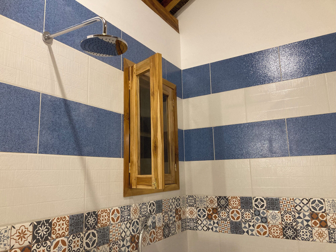 Bathroom 4, Hotel La Costa International, Puerto López