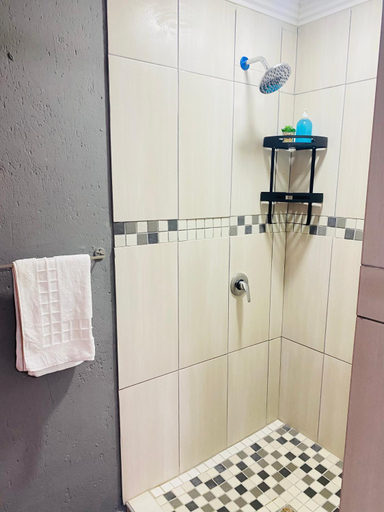 Bathroom 4, Executive Galaxy Guest House Nkowankowa, Mopani