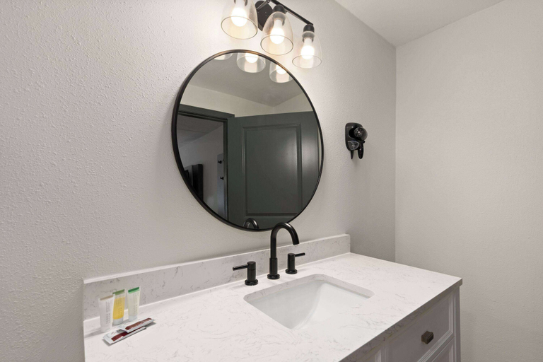 Bathroom 5, Ramada by Wyndham Bainbridge, Decatur