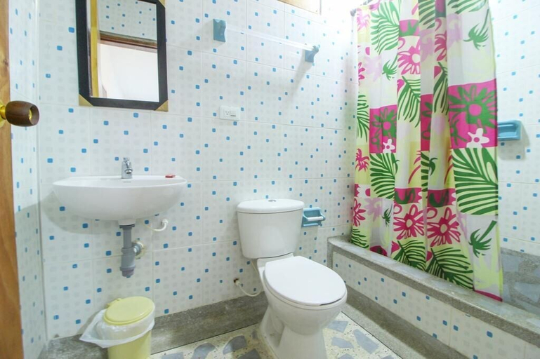 Bathroom 4, Hotel Mi Tierra, Santa Marta (Dist. Esp.)
