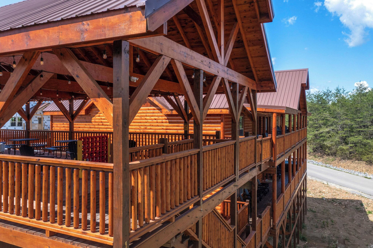 Exterior & Views 2, Serenity Mountain Pool Lodge, Sevier