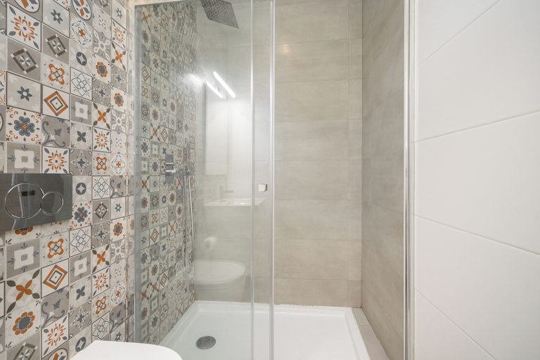 Bathroom, Intendente Modern 1-Bed W/ Lift & Ac In Top Notch Location, Lisbon