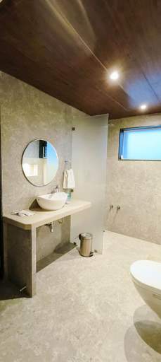 Bathroom 4, Isola Luxury Farm Suites, Nashik