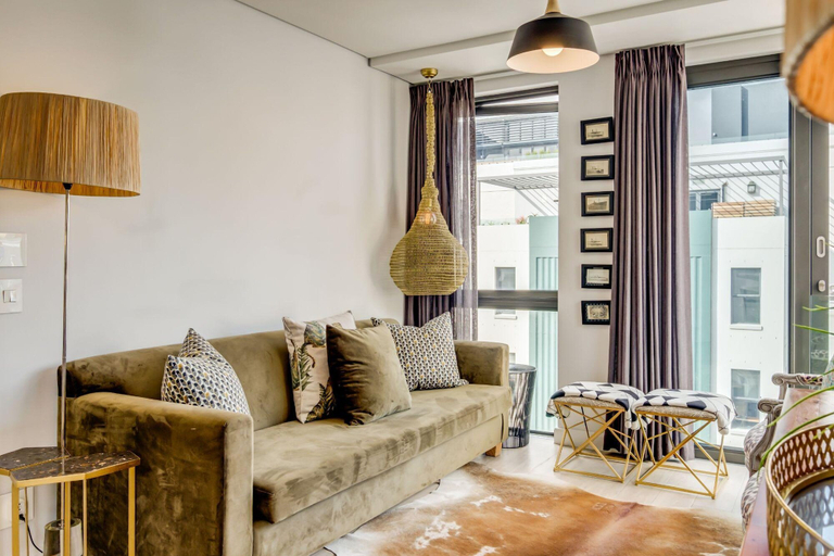 Others 5, Beautiful Apartment With Mountain Views 404 on N, City of Cape Town