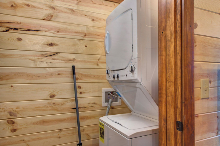 Bathroom 4, Serenity Mountain Pool Lodge, Sevier