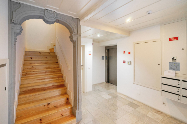 Others 5, Intendente Modern 1-Bed W/ Lift & Ac In Top Notch Location, Lisbon