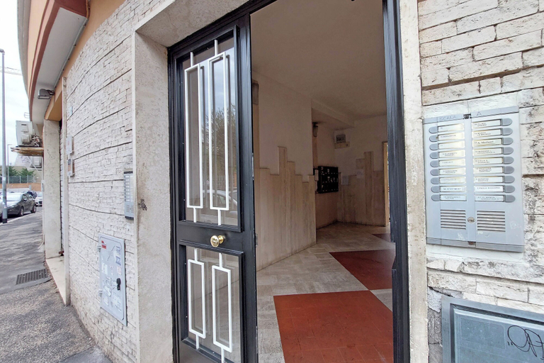 Exterior & Views 2, TM Apartment, Rome