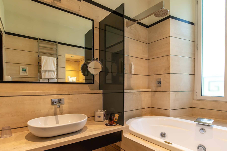 Bathroom 4, Hotel Isa, Roma