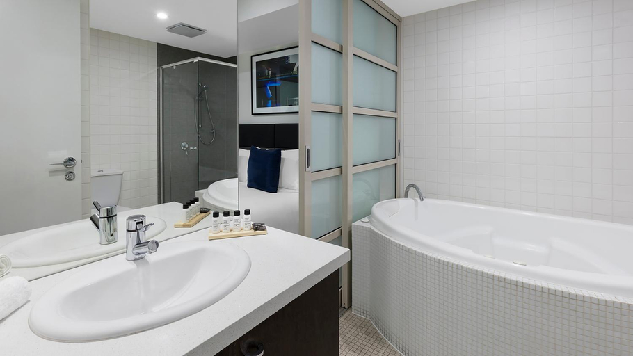 Bathroom 5, Oaks Adelaide Embassy Suites, Adelaide