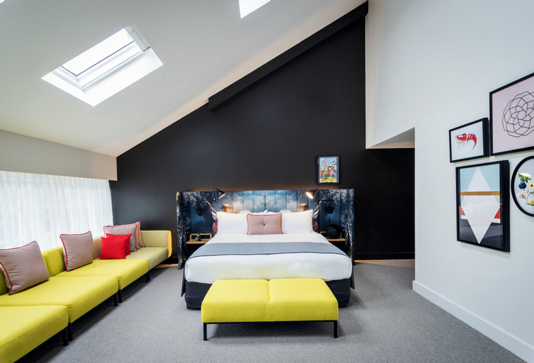 Bedroom 16