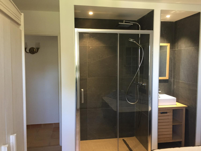 Bathroom, Magnifique Villa de prestige Antibes/Juan-les-Pins, Alpes-Maritimes